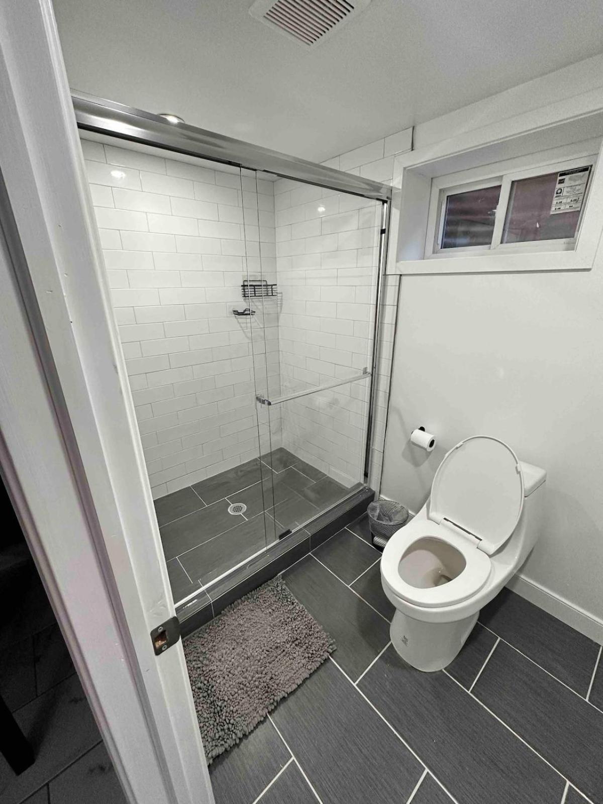 Lovely Basement 1-Bedroom With Free Parking Вашингтон Екстер'єр фото